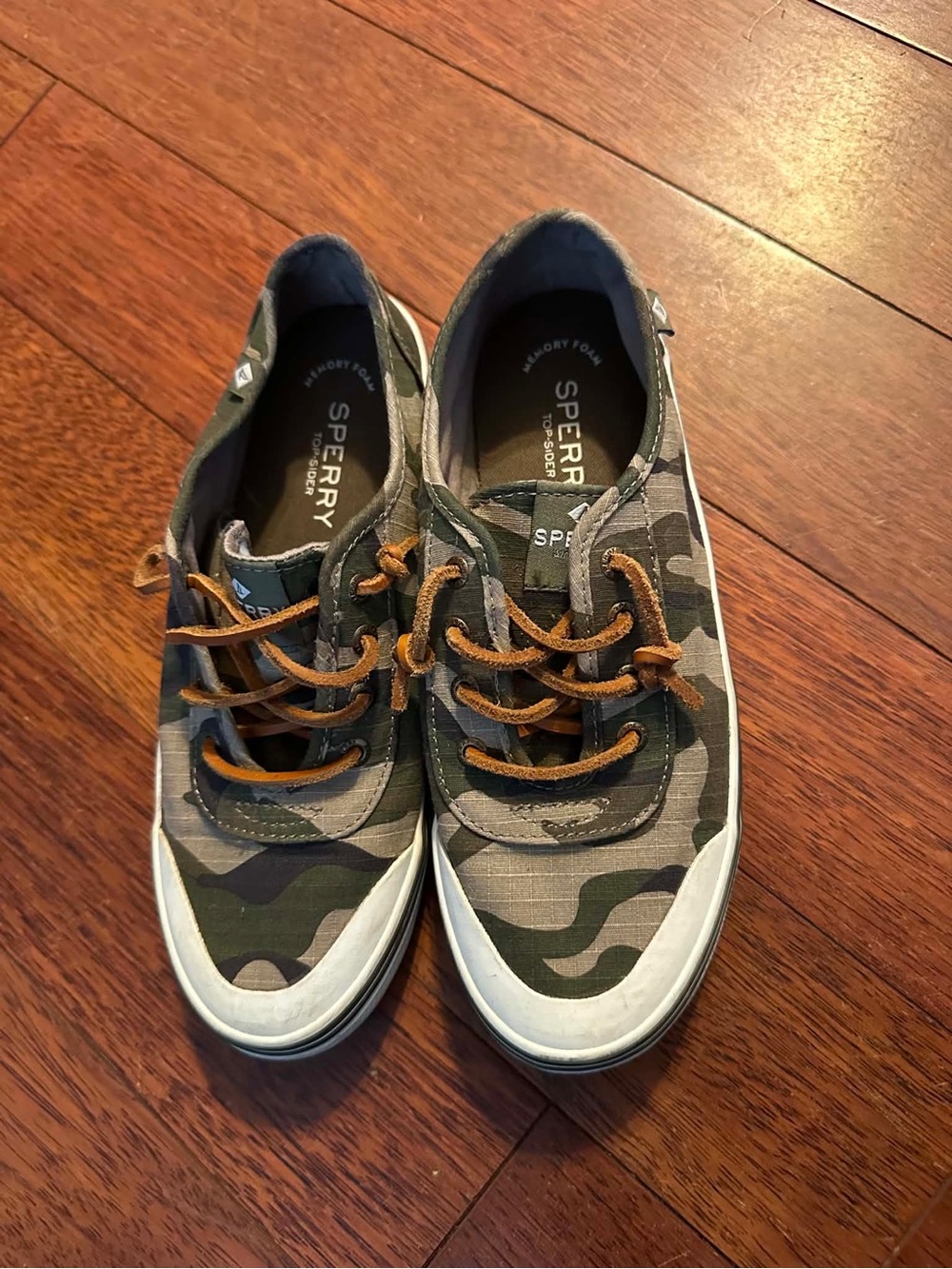 Sperry Women Camo Canvas Boat Shoes with Brown Laces